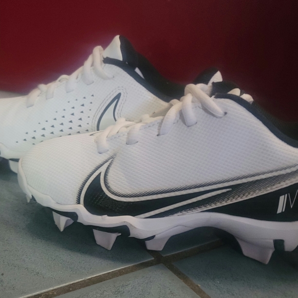 Boys Nike Vapor Cleats Size 1Y. Pre-owned but clean. - Picture 7 of 7